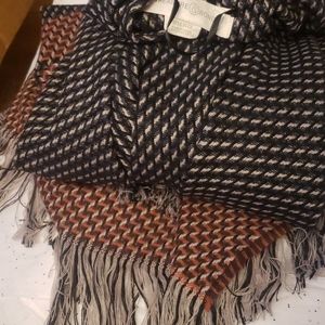 Treasure Bond Pancho, Wrap